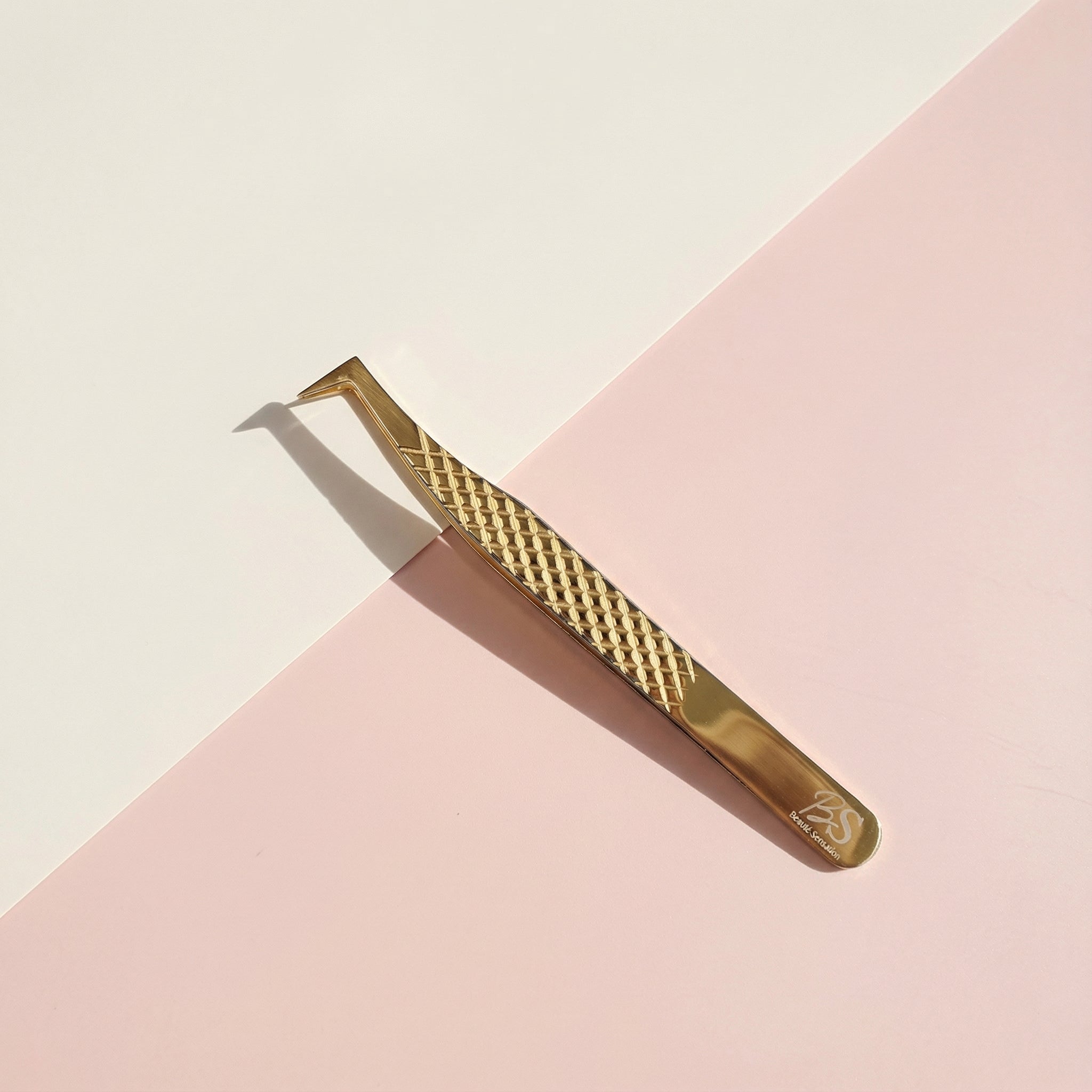 Pince courbée angle droit